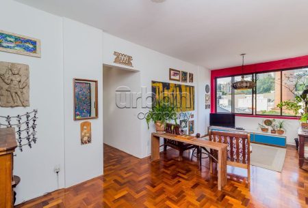 Apartamento com 109m², 4 quartos, 1 vaga, no bairro Floresta em Porto Alegre