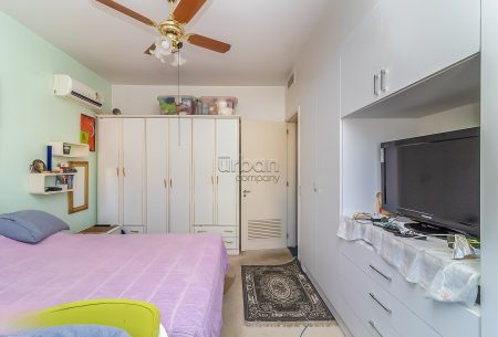 Apartamento com 167m², 4 quartos, 1 suíte, 1 vaga, no bairro Moinhos de Vento em Porto Alegre