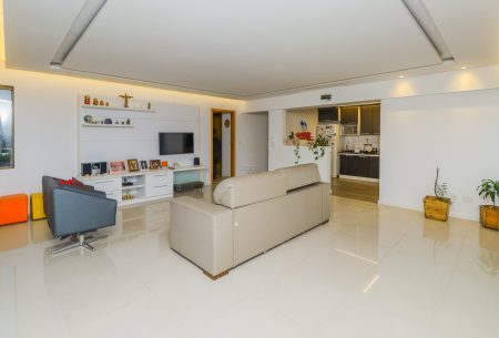 Apartamento com 96m², 3 quartos, 1 suíte, 2 vagas, no bairro Jardim Europa em Porto Alegre