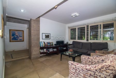 Casa com 224m², 3 quartos, 1 suíte, 3 vagas, no bairro Vila Jardim em Porto Alegre