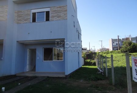 Casa com 110m², 3 quartos, 1 suíte, 2 vagas, no bairro Verdes Campos em Porto Alegre