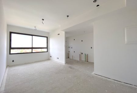 Apartamento com 61m², 2 quartos, 1 suíte, 1 vaga, no bairro Passo da Areia em Porto Alegre