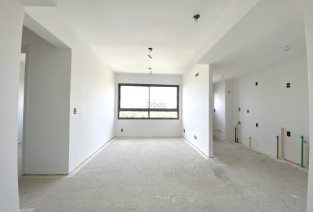 Apartamento com 61m², 2 quartos, 1 suíte, 1 vaga, no bairro Passo da Areia em Porto Alegre