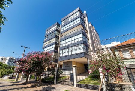 Apartamento com 137m², 3 quartos, 1 suíte, 2 vagas, no bairro Jardim Lindóia em Porto Alegre