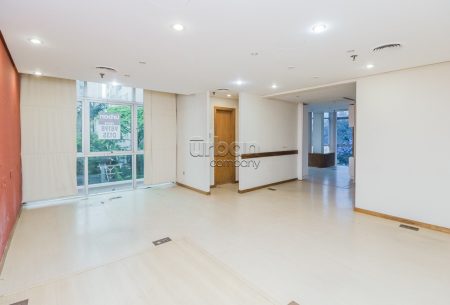 Sala com 82m², 2 vagas, no bairro Moinhos de Vento em Porto Alegre