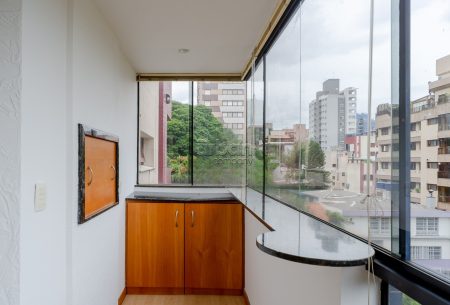 Apartamento com 67m², 2 quartos, 1 vaga, no bairro Auxiliadora em Porto Alegre