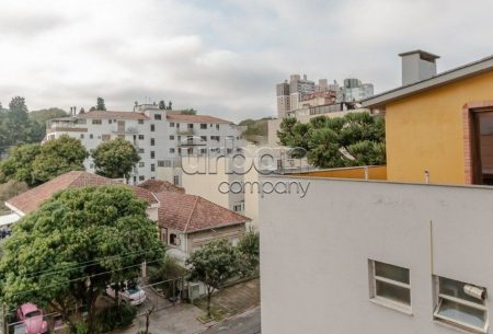 Apartamento com 70m², 2 quartos, 1 suíte, 2 vagas, no bairro São João em Porto Alegre