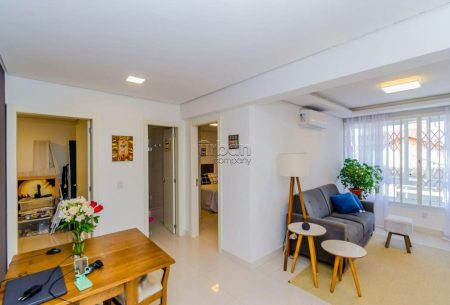 Apartamento com 65m², 2 quartos, 1 suíte, 1 vaga, no bairro Santana em Porto Alegre