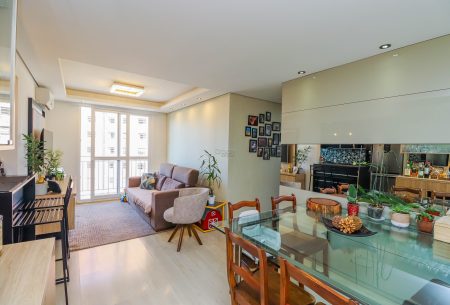 Apartamento com 73m², 3 quartos, 1 suíte, 1 vaga, no bairro Jardim Itu-sabará em Porto Alegre