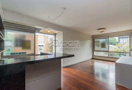 Apartamento com 113m², 3 quartos, 1 suíte, 2 vagas, no bairro Moinhos de Vento em Porto Alegre