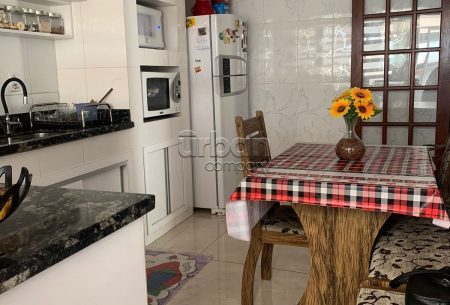 Cobertura com 123m², 4 quartos, 1 suíte, 2 vagas, no bairro Santa Maria Goretti em Porto Alegre