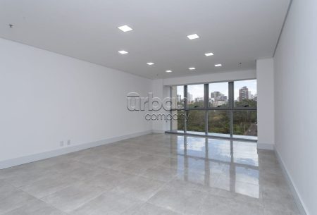 Sala com 44m², 1 vaga, no bairro Petrópolis em Porto Alegre