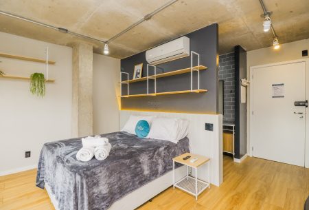 Loft com 27m², 1 quarto, no bairro Santa Cecília em Porto Alegre