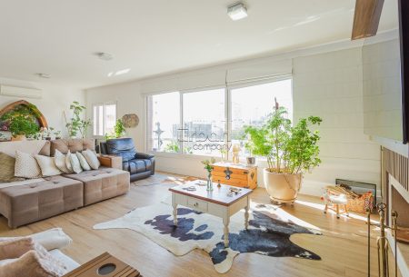 Apartamento com 147m², 3 quartos, 3 suítes, 3 vagas, no bairro Moinhos de Vento em Porto Alegre