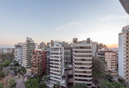 Apartamento com 238m², 4 quartos, 3 suítes, 3 vagas, no bairro Auxiliadora em Porto Alegre