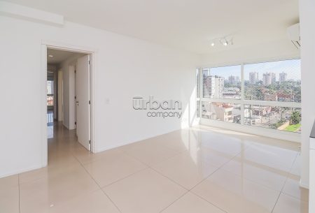 Apartamento com 79m², 3 quartos, 1 suíte, 2 vagas, no bairro Passo da Areia em Porto Alegre