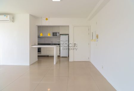 Apartamento com 79m², 3 quartos, 1 suíte, 2 vagas, no bairro Passo da Areia em Porto Alegre