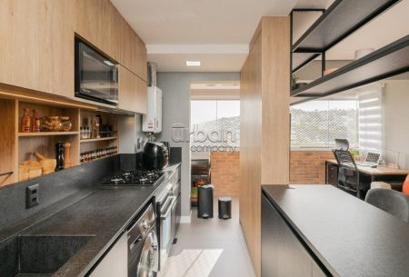 Apartamento com 80m², 3 quartos, 1 suíte, 1 vaga, no bairro Jardim Carvalho em Porto Alegre