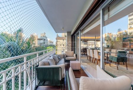 Apartamento com 278m², 4 quartos, 4 suítes, 4 vagas, no bairro Bela Vista em Porto Alegre