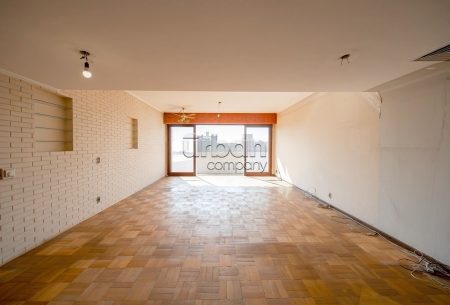 Apartamento com 195m², 3 quartos, 1 suíte, 2 vagas, no bairro Moinhos de Vento em Porto Alegre