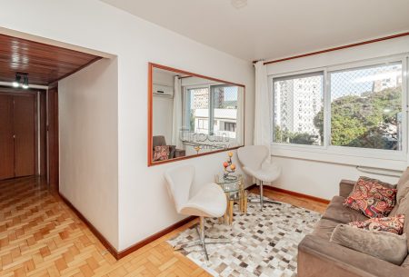 Apartamento com 77m², 3 quartos, 1 suíte, 1 vaga, no bairro Partenon em Porto Alegre