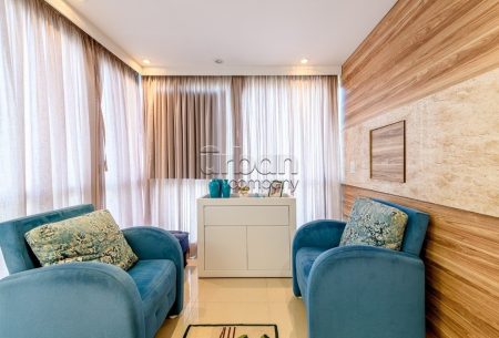 Apartamento com 81m², 2 quartos, 1 suíte, 2 vagas, no bairro Passo da Areia em Porto Alegre