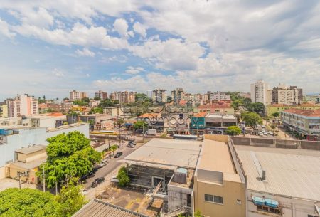 Cobertura com 225m², 3 quartos, 1 suíte, 1 vaga, no bairro Cristo Redentor em Porto Alegre