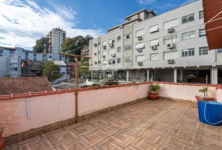 Casa com 164m², 3 quartos, 1 suíte, 2 vagas, no bairro Mont Serrat em Porto Alegre