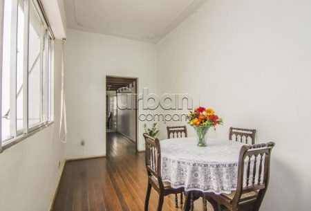 Apartamento com 83m², 2 quartos, 1 vaga, no bairro Centro Histórico em Porto Alegre