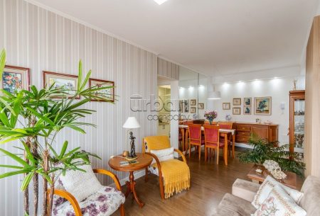 Apartamento com 65m², 2 quartos, 1 suíte, 2 vagas, no bairro Santana em Porto Alegre