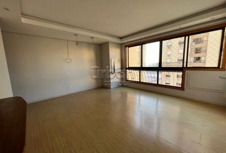 Apartamento com 87m², 3 quartos, 1 suíte, 1 vaga, no bairro Passo da Areia em Porto Alegre