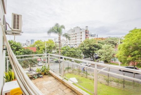 Apartamento com 137m², 3 quartos, 1 suíte, 2 vagas, no bairro Auxiliadora em Porto Alegre