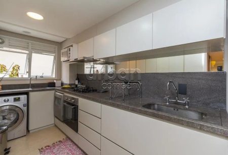 Apartamento com 76m², 2 quartos, 2 suítes, 2 vagas, no bairro Rio Branco em Porto Alegre