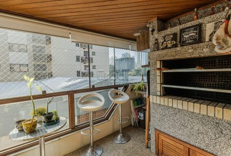 Apartamento com 98m², 3 quartos, 1 suíte, 2 vagas, no bairro Petrópolis em Porto Alegre