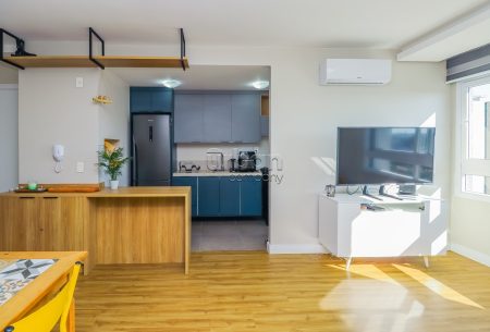 Apartamento com 67m², 3 quartos, 1 suíte, 2 vagas, no bairro Jardim Lindóia em Porto Alegre