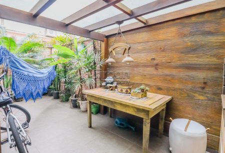 Apartamento Garden com 114m², 3 quartos, 1 suíte, no bairro Santana em Porto Alegre