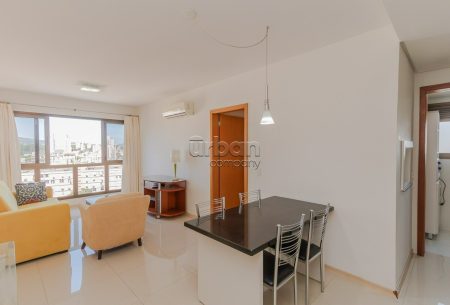 Apartamento com 65m², 2 quartos, 1 suíte, 1 vaga, no bairro Petrópolis em Porto Alegre