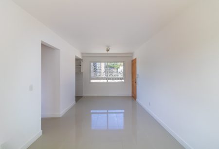 Apartamento com 70m², 2 quartos, 1 suíte, 2 vagas, no bairro Menino Deus em Porto Alegre