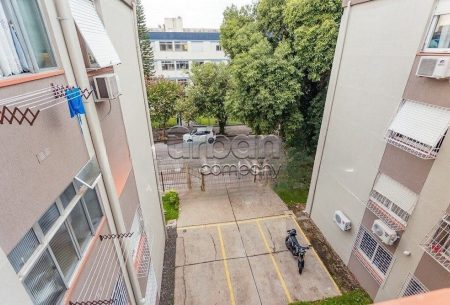 Cobertura com 76m², 2 quartos, 1 suíte, 1 vaga, no bairro Passo da Areia em Porto Alegre