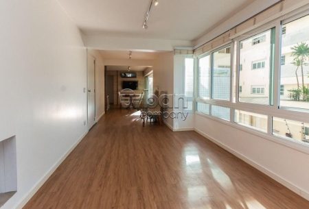 Apartamento com 357m², 3 quartos, 3 suítes, 4 vagas, no bairro Rio Branco em Porto Alegre