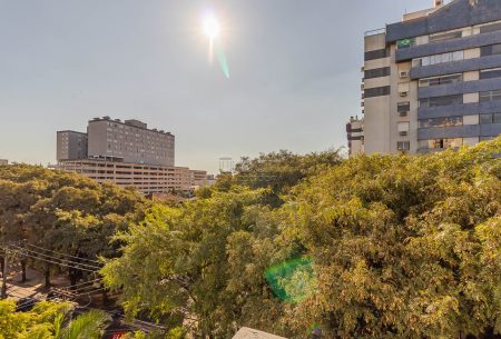 Apartamento com 114m², 3 quartos, 1 suíte, 1 vaga, no bairro Moinhos de Vento em Porto Alegre