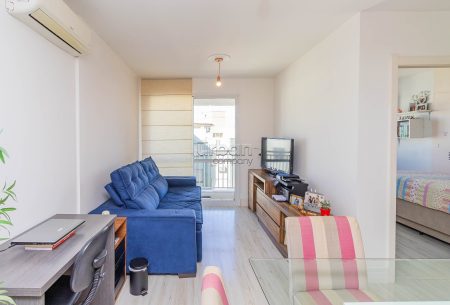 Apartamento com 60m², 2 quartos, 1 suíte, 2 vagas, no bairro Cristo Redentor em Porto Alegre