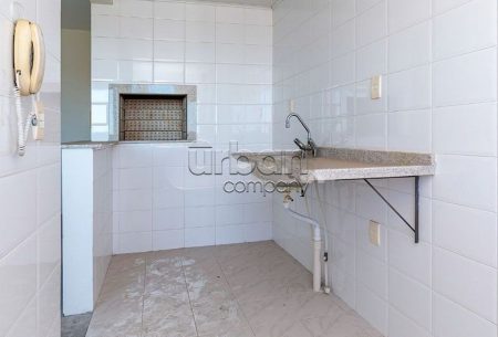 Apartamento com 65m², 2 quartos, 1 suíte, 1 vaga, no bairro Passo da Areia em Porto Alegre