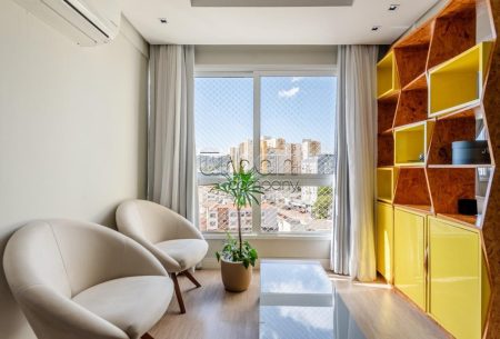 Apartamento com 73m², 2 quartos, 1 suíte, 2 vagas, no bairro Santana em Porto Alegre