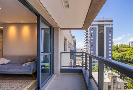 Apartamento com 77m², 2 quartos, 1 suíte, 2 vagas, no bairro Moinhos de Vento em Porto Alegre