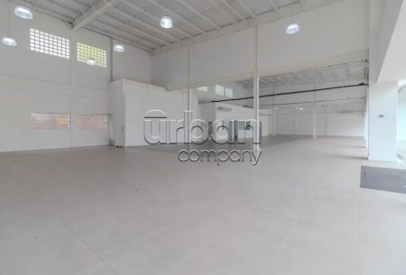 Prédio Comercial com 1300m², 25 vagas, no bairro Jardim Botânico em Porto Alegre