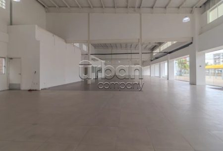 Prédio Comercial com 1300m², 25 vagas, no bairro Jardim Botânico em Porto Alegre