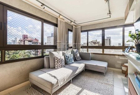 Apartamento com 79m², 2 quartos, 1 suíte, 2 vagas, no bairro Petrópolis em Porto Alegre