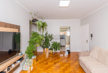 Apartamento com 100m², 3 quartos, 1 suíte, 2 vagas, no bairro Cristo Redentor em Porto Alegre