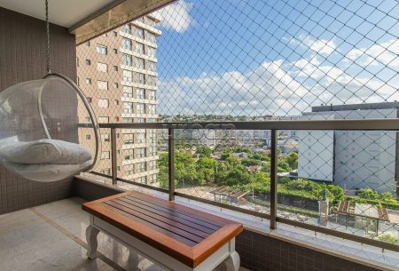 Apartamento com 238m², 3 quartos, 2 suítes, 4 vagas, no bairro Jardim Europa em Porto Alegre